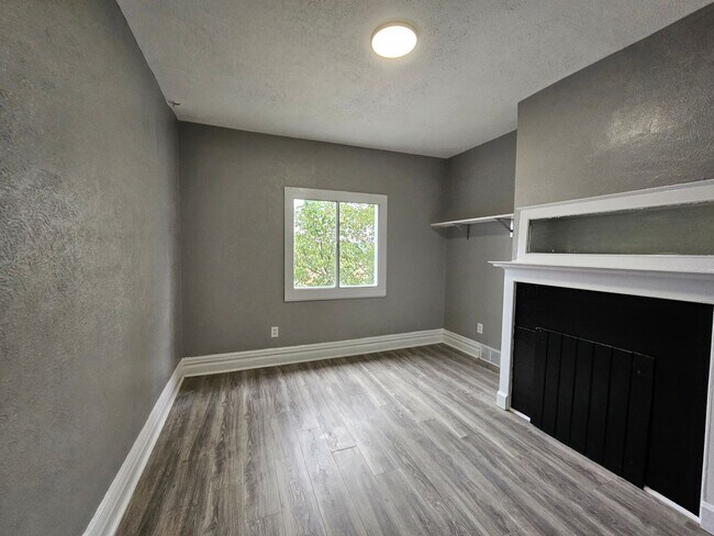 Photo - Fully updated 3 Bedroom 1 Bath Apartment f...