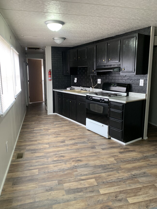 Building Photo - 600 S Hayes St Rental