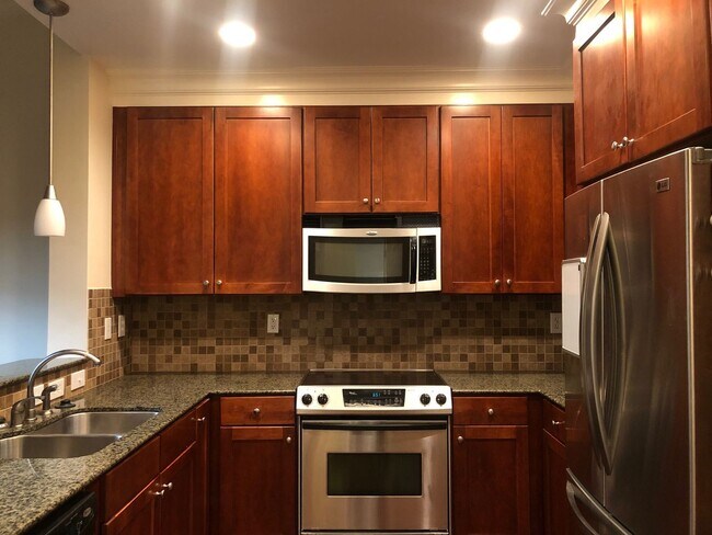 Photo - Adesso - High-Rise Unit Adesso 601 Main