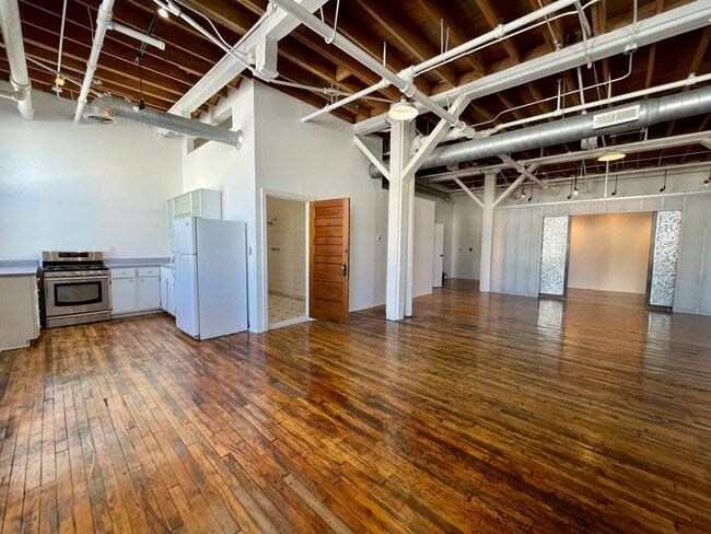 Building Photo - 1800 Central St Unit 202