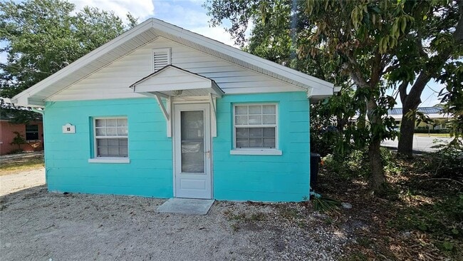 Building Photo - 15 N Mango St