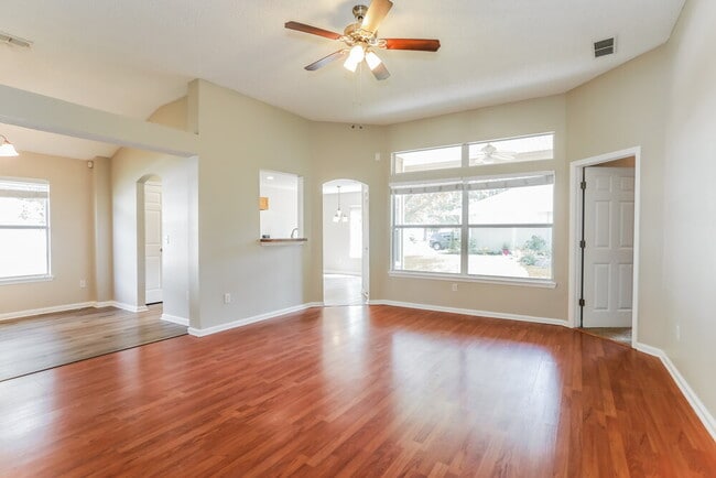 Photo - 8059 Carisbrook Ct