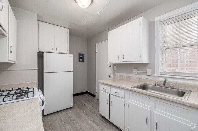 Nova - 2BR, 1BA - 590SF - Kitchen - Sunnycrest Manor