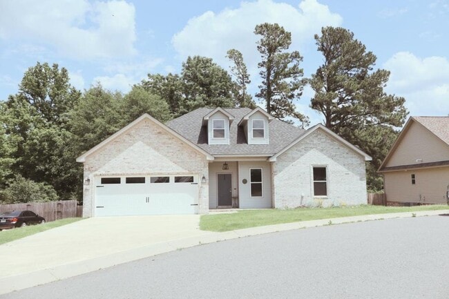 Photo - 205 Windcrest Cir