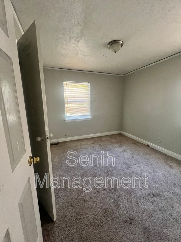 Photo - 4627 Bedford St