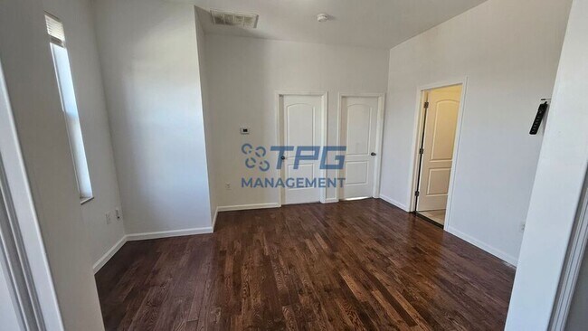 Photo - 575 55th St Unit 2F