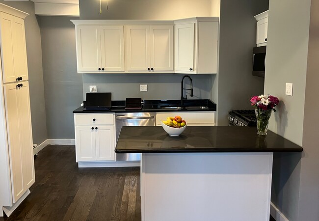 Building Photo - 17 Townsend St Unit 1 Rental