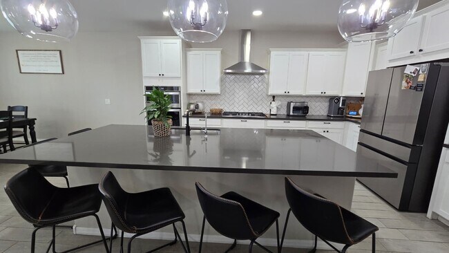 Photo - 5717 N 108th Ave