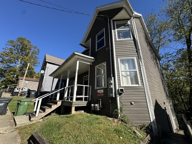 Building Photo - 352 Stewart St