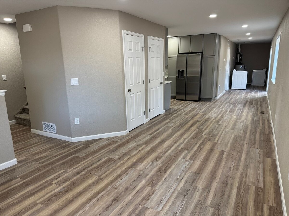 Photo - 227 Crestone Ave