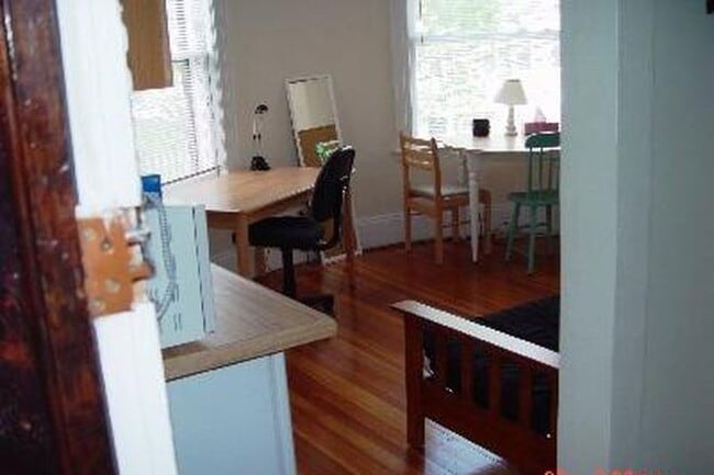 Photo - 30 Lawn St Unidad 2