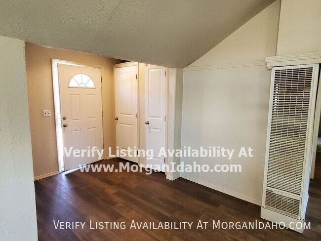 Photo - 516 18th Ave N