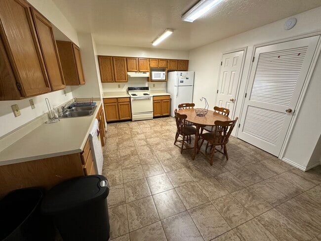 Photo - Nottingham Apartments Unit 6 Bedroom D