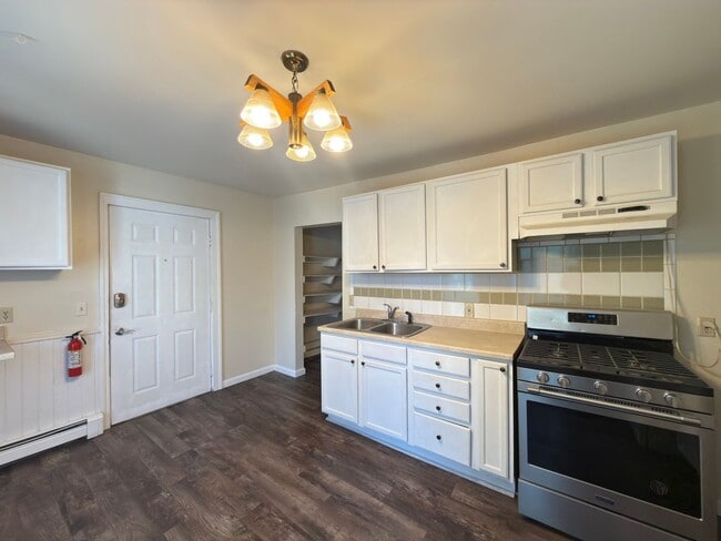 Building Photo - 2121 13th Ave S Unit 2