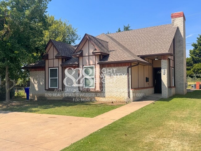 Building Photo - NEW TO THE MARKET! Spacious 4 Bed/2 Bath Near very Close to Campus!!