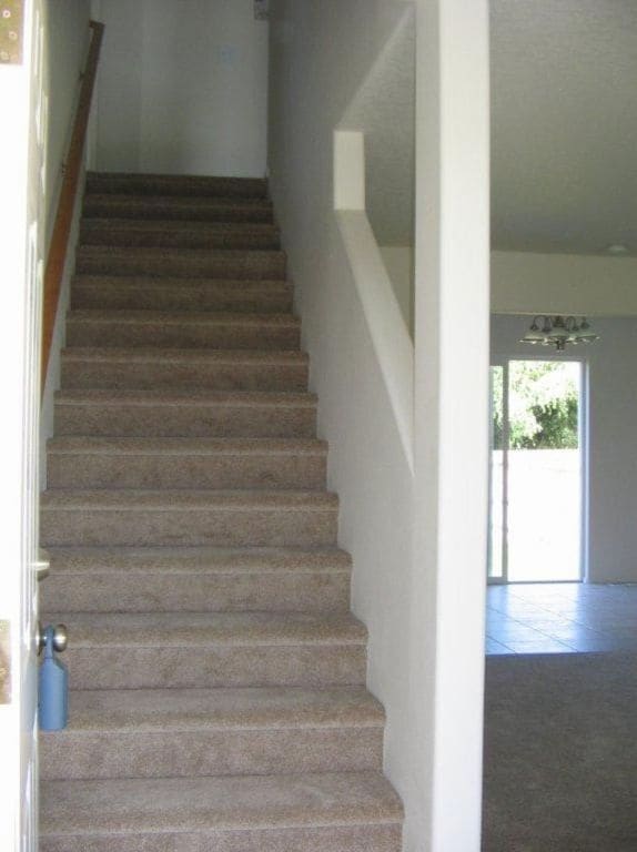 Entry Way - 440B Laguna Dr