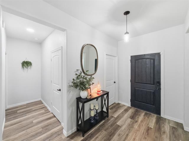 Photo - 208 Crest Ln