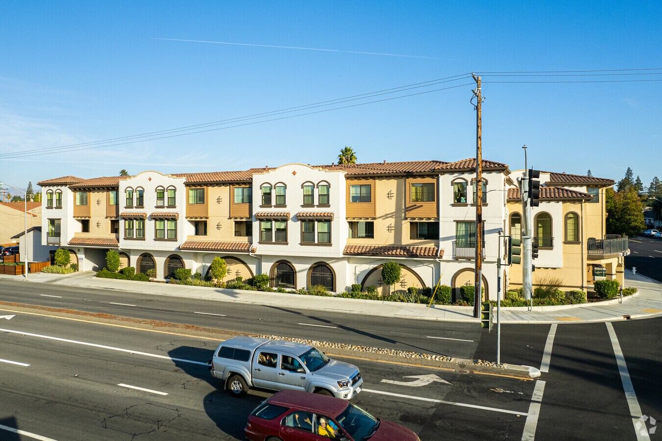 Alt. Exterior - Rosa