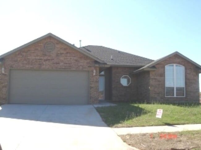 Building Photo - 3 bds/2 ba - Moore Schools