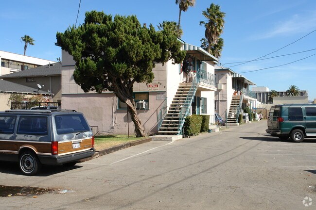 Photo - 6906-6908 Vesper Ave Apartments