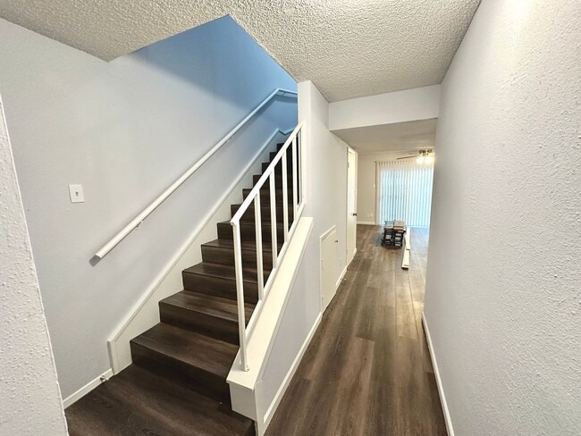 Building Photo - 3822 Southway Dr Unit 102