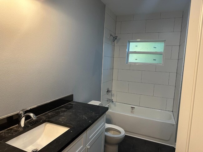 Photo - 105 N Davis St