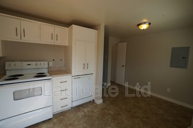 Photo - 679 Miller Ct