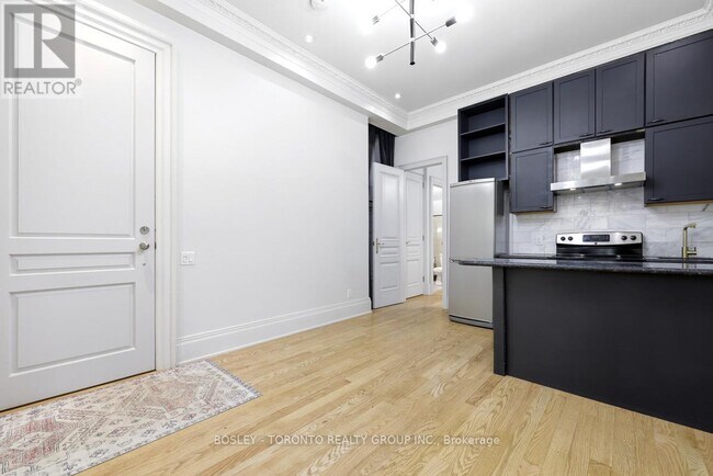 Photo - 21 Lansdowne Ave