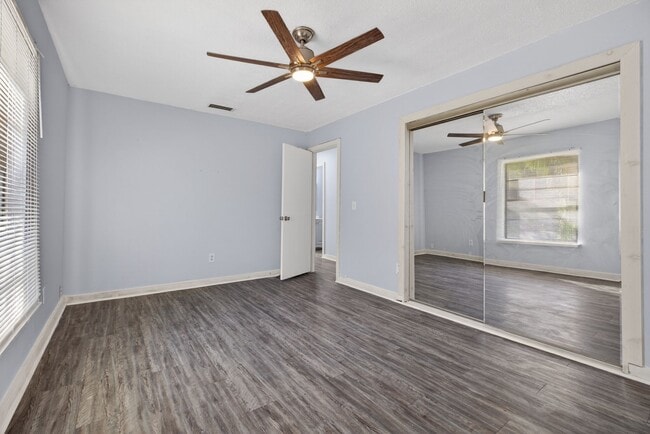 Photo - 1712 E Mulberry Dr Unit 1712 E Mulberry Drive