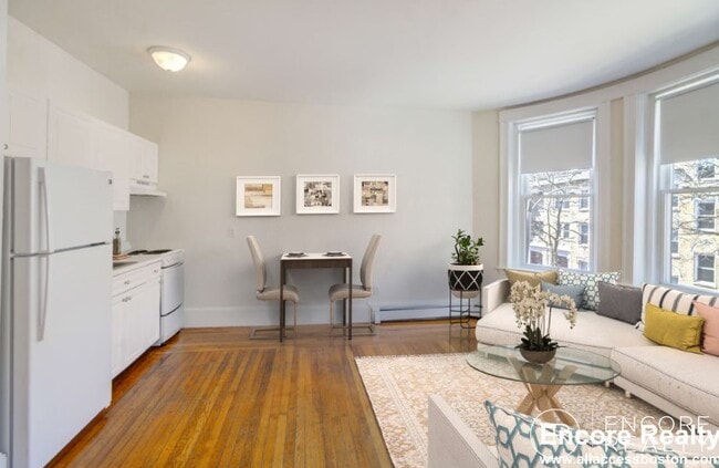 Building Photo - 17 Fairbanks St Unit 12A