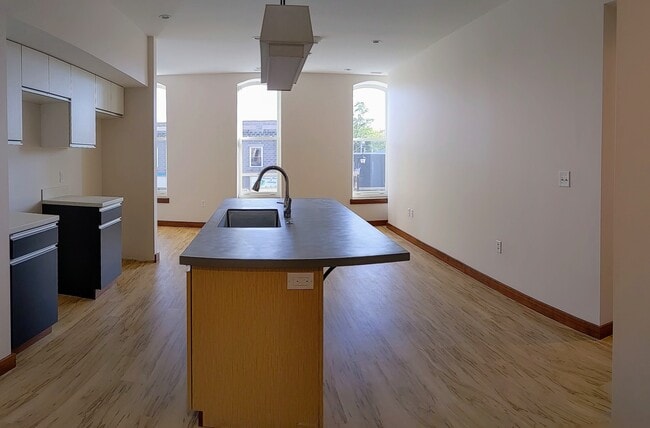 Entryway - 222 E Main St Unit 1