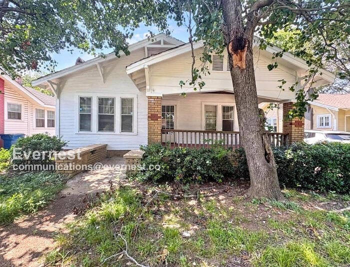 Photo - 1738 Damon St House