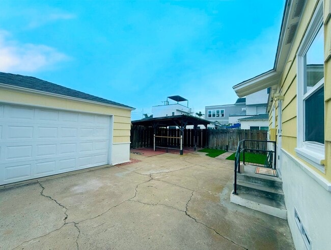 Photo - Beach House with Big Garage