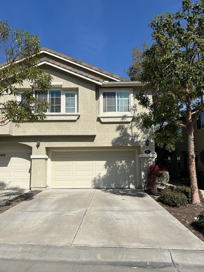 Eastlake Beauty 3 bedroom, 2.5 Bath - Eastlake Beauty 3 bedroom, 2.5 Bath Townhome