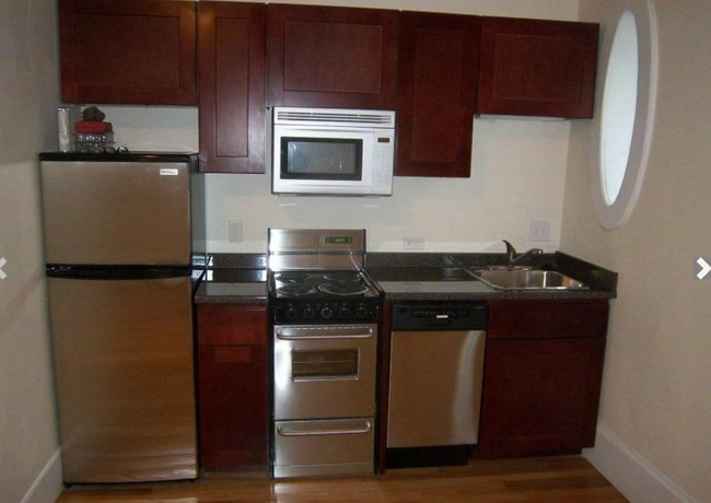 Photo - 214 Hemenway St