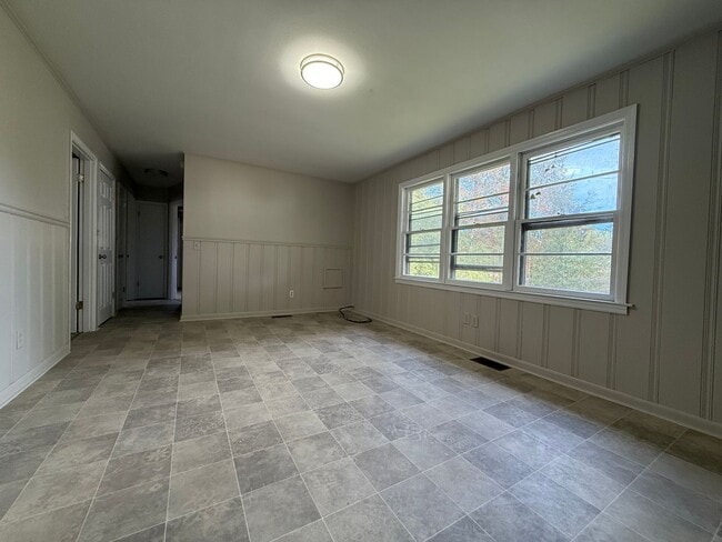 Photo - 4 Bedroom/2 Bath Home for Rent