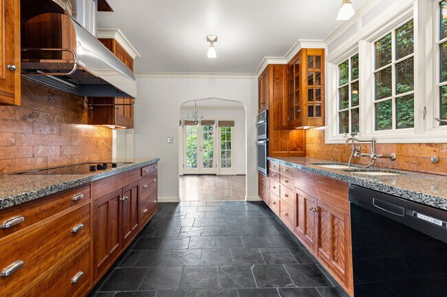 Photo - 1524 SW Myrtle St