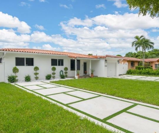 Photo - 1040 N Royal Poinciana Blvd