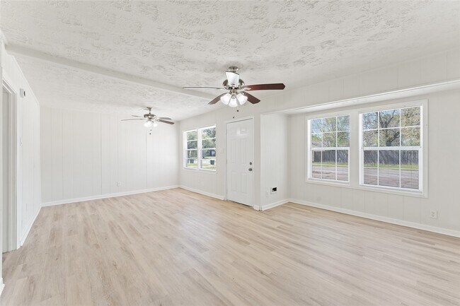 Photo - 7725 St Lo Rd