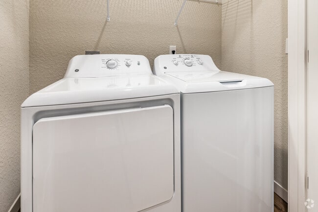 1 BR, 1 BR - 769SF