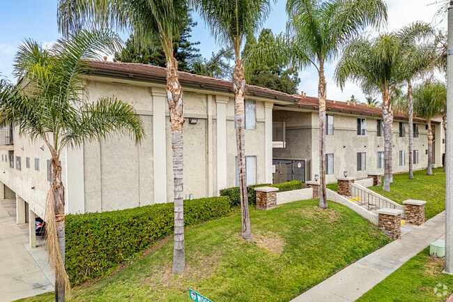 861 S Glencliff St, La Habra, CA - Monterra Springs Apts