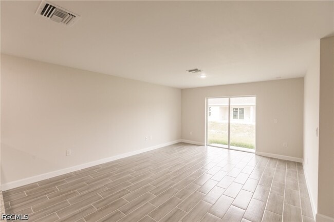 3833-3835 Kitty Hawk Dr