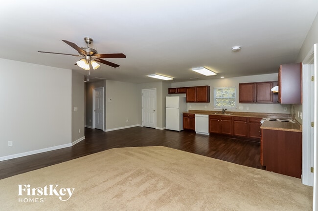 Photo - 8409 Military Wy