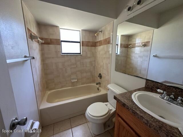 Photo - 1235 Karlovy Ave NW