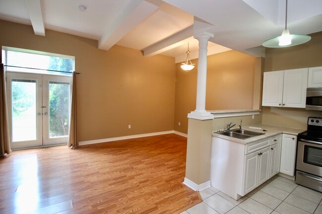 Photo - 6365 Drummond Rd