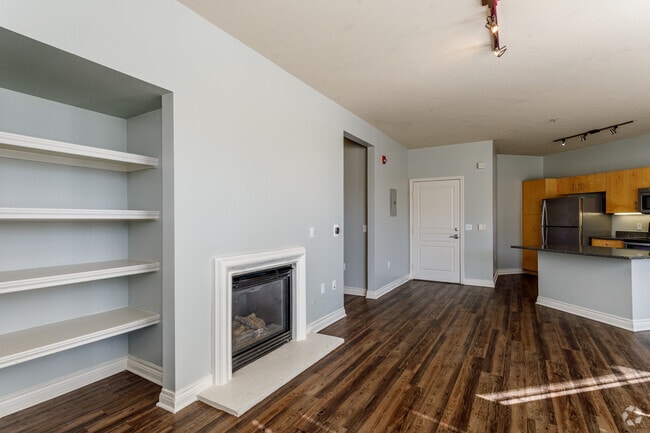 1BR, 1BA - Congress - City Gate Apartment Homes