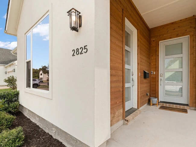 Photo - 2825 Townsend Dr