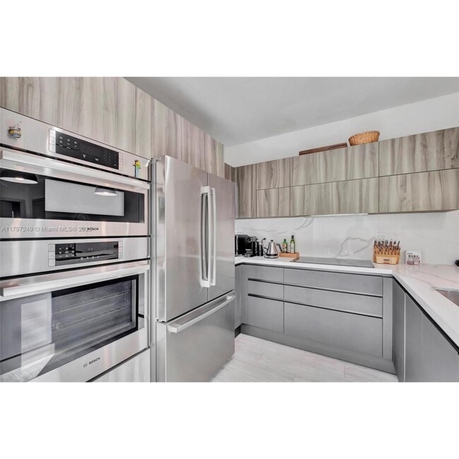 Photo - 2924 Bird Ave