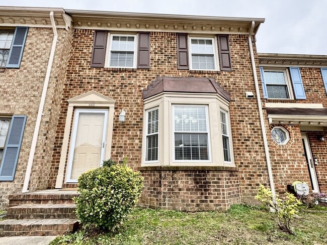 Building Photo - READY NOW!! Completely Updated 3-Bedroom Townhome in Kempsville Lake! Fenced Backyard - Pet Frien...