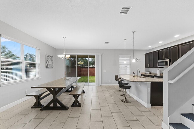 Photo - 206 Aberdeen St